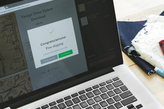 Shopify Shop: A Strategy Guide to Starting Online Sales and Achieving Six-Figure Annual Revenue